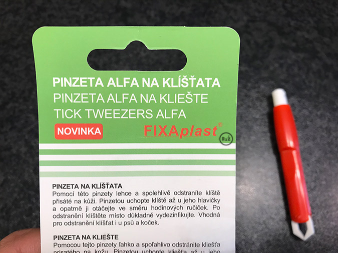 Obal s popisem postupu pro Pinzetu alfa na klíšťata - na vytažení klíštěte, Autor: Jiří Samuel, radyzezivota.cz