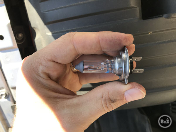 fotografie žárovky/halogen H7 12V 55W - obyčejná žárovka
