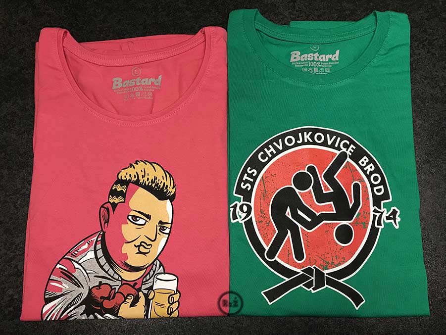 Rozbalená trička bez sáčku