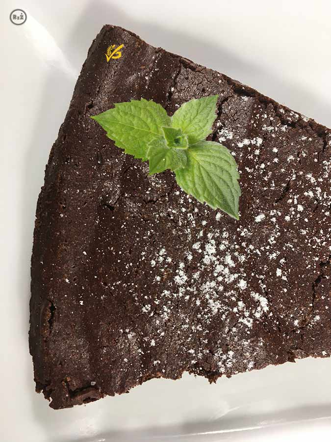 Fotografie Bezlepkového čokoládového dortu Torta Tenerina od Emanuela Ridiho | Bezlepkový čokoládový dort | Bezlepkové recepty | 33. recept