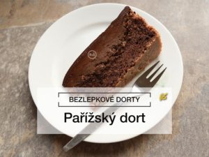 Bezlepkový pařížský dort přirozeně bez lepku - čokoládový hnědý dort na bílém talíři položeném na lince s mramorovaným vzorem | Bezlepkové dorty | Bezlepkové recepty