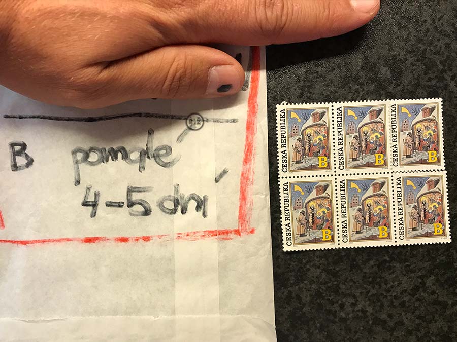 Písmenkové poštovní známky B - ekonomické (3-5 dní dodání) - není nutné označení D+1, Fotograf: Jiří Samuel, radyzezivota.cz